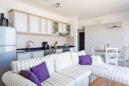 Joya Cyprus Mermaid Penthouse Apartment Agios Amvrosios  外观 照片