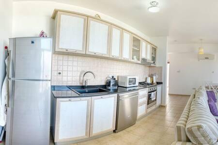 Joya Cyprus Mermaid Penthouse Apartment Agios Amvrosios  外观 照片